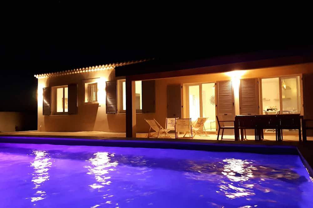 Villa Taiado classée 3 *** privatisée avec piscine au coeur du lubéron in Taillades, Parc naturel régional du Luberon