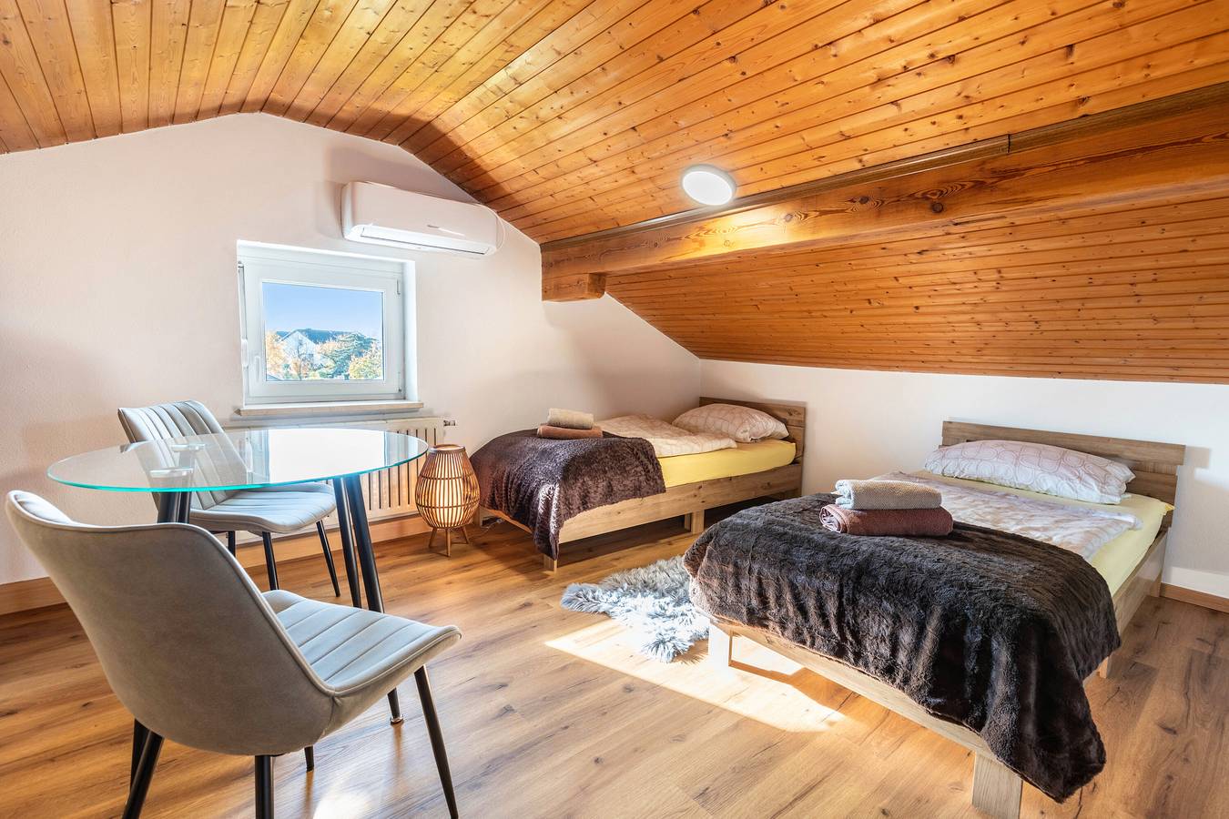 Attic apartment with air conditioning, in Freilassing in Freilassing, Rupertiwinkel