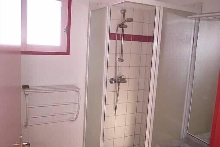 Gîte pour 5 personnes, avec jardin et terrasse à Saligos - 3