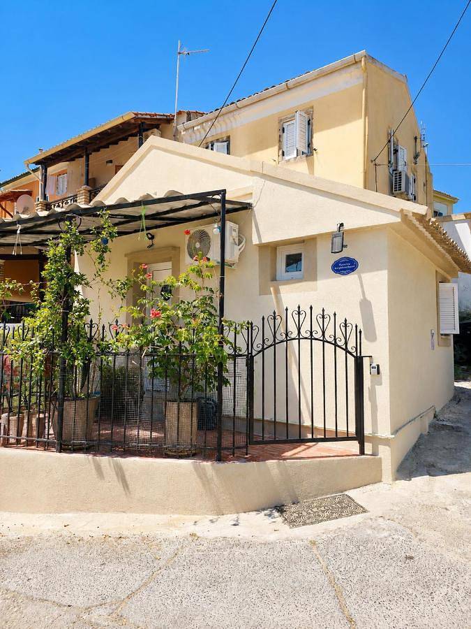 Διαμερίσματα διακοπών για 2 άτομα, με Μπαλκόνι και Ταράτσα καθώς και Κήπο και Θέα στην Αλεπού