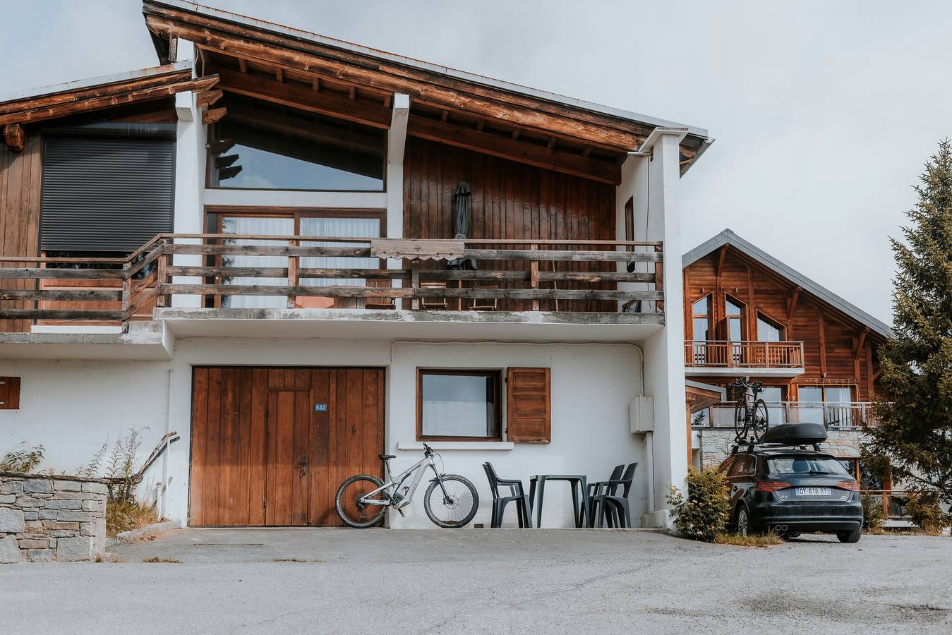Chalet 'Jean Pierre Skilodge' avec vue sur la montagne, jardin commun et Wi-Fi in La Toussuire, Fontcouverte-la-Toussuire