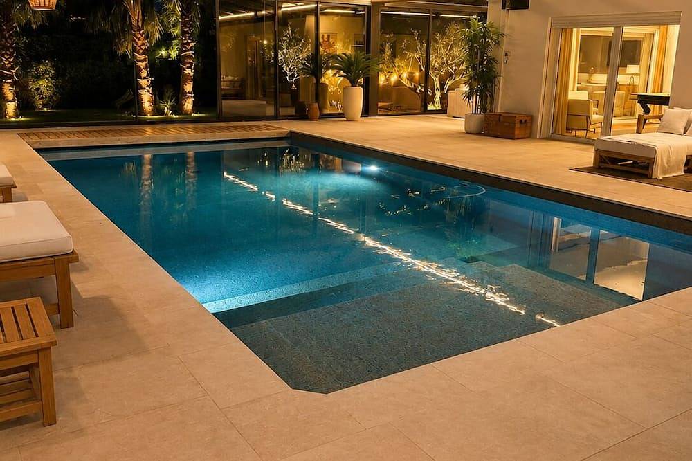 The atrium house - Swimming pool & spa in Saint-Aunès, Mittelmeerküste (Frankreich)