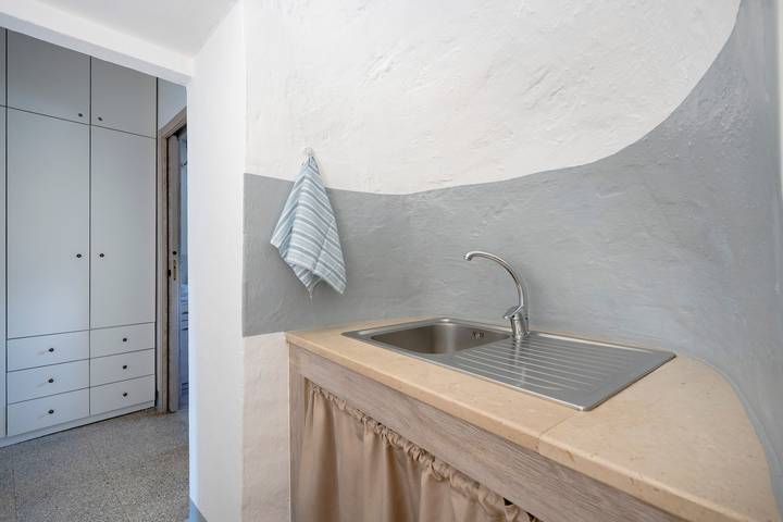 Trullo 'Negli Ulivi' con terrazza privata, Wi-Fi e aria condizionata in Fasano, Salento