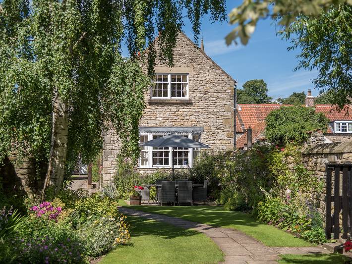 Cottage for 7 people, with garden, with pets in Pickering
