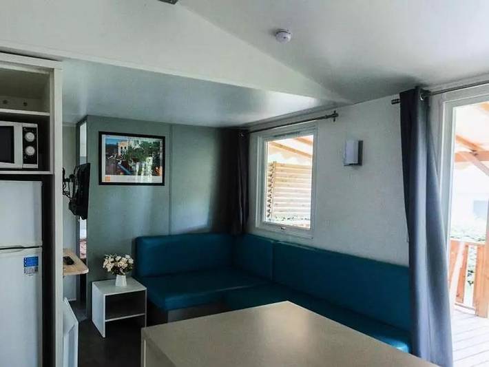 Mobil home pour 6 personnes, avec sauna et bassin pour enfant, animaux acceptés à Bourdeaux - 3