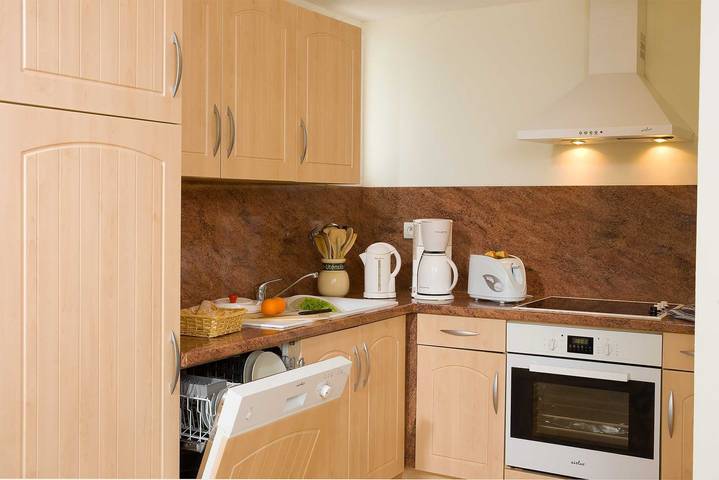 Gîte pour 5 personnes, avec jardin ainsi que terrasse et piscine, adapté aux familles à L'Aiguillon-sur-Vie - 4