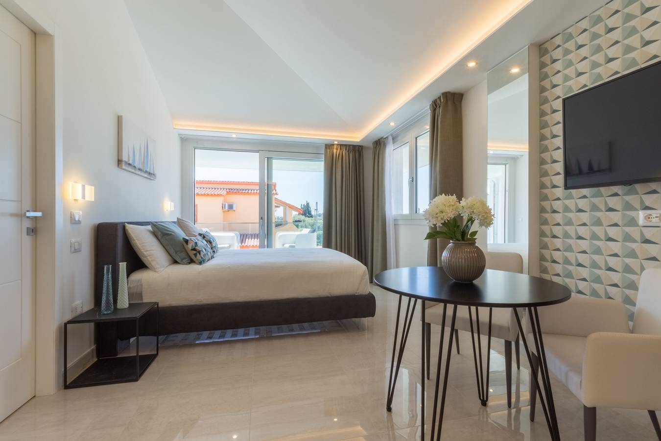 Ganzes Studio, Apartment "Residence Meridian Unità 7" in Strandnähe mit Bergblick, Pool, A/C, Wlan und Balkon in Villa San Pietro, Cagliari Provinz