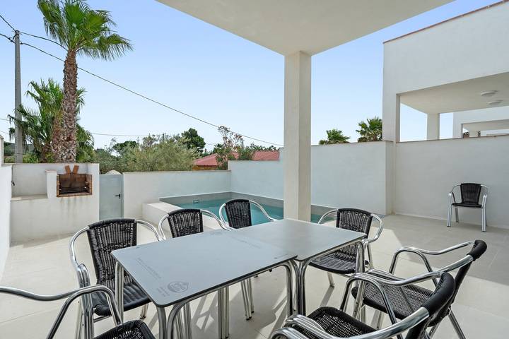 Ferienhaus 'Eucaliptus' mit Bergblick, Wi-Fi und Klimaanlage in Camarles, Delta de l'Ebre