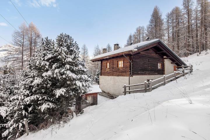Chalet per 8 persone, con Balcone e Giardino nonché Sauna in 