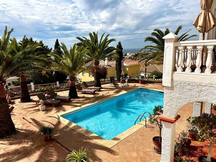 Ferienwohnung für 6 Personen, mit Pool und Ausblick sowie Garten, mit Haustier in Benajarafe - 3