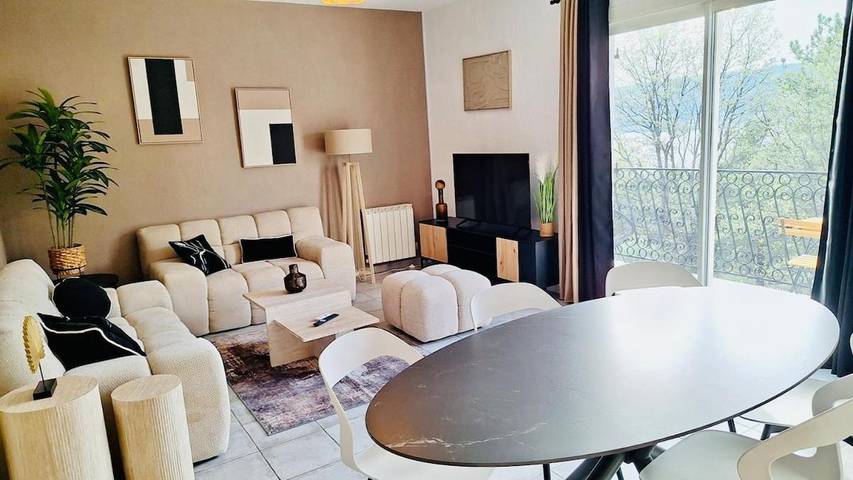 Appartement de vacances pour 6 personnes, avec vue sur le lac ainsi que terrasse et vue, animaux acceptés