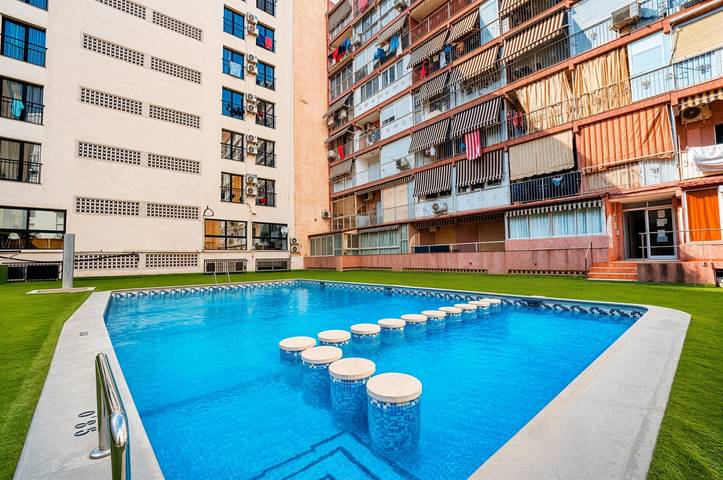 Apartamento entero, Apartamento 'Benidorm Poniente' con piscina comunitaria in Benidorm, Costa Blanca