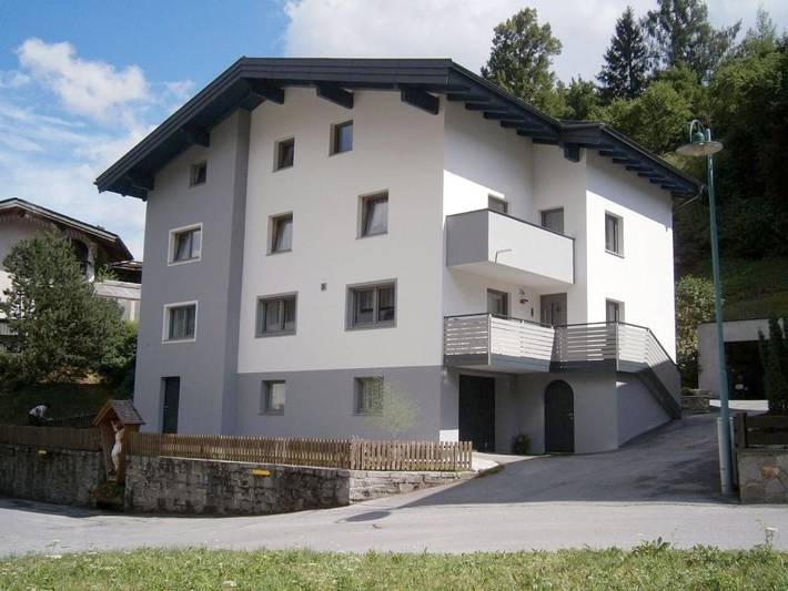 Ferienwohnung für 6 Personen, mit Terrasse und Garten sowie Ausblick in Grins