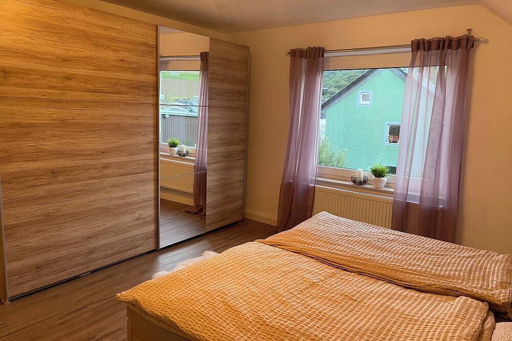 Modernes Ferienhaus ca. 120m² mit Garage und schönem Aussenbereich in Oberstadtfeld, Vulkaneifel