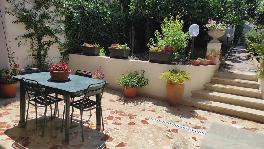 Casa vacanza per 2 persone, con giardino in Valderice
