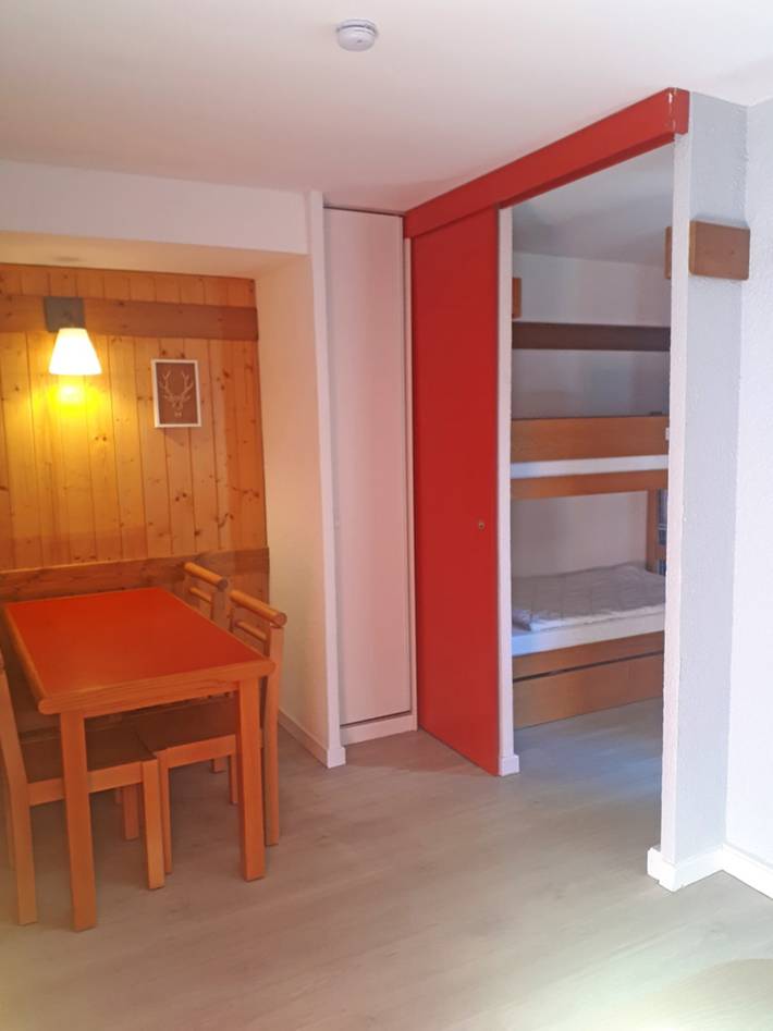 Gîte pour 5 personnes, avec piscine et balcon, adapté aux familles dans Plagne 1800 - 2