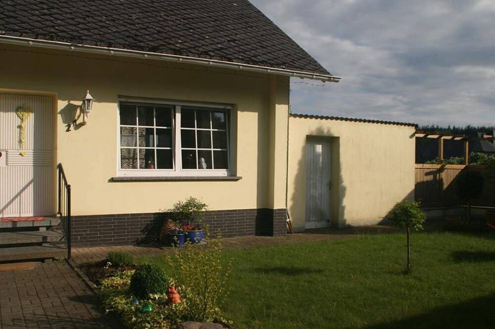Entire apartment, Nicole Klingel - apartment / apartment, shower and bath, toilet, 3 bedrooms in Grenderich, Traben-Trarbach and Surroundings