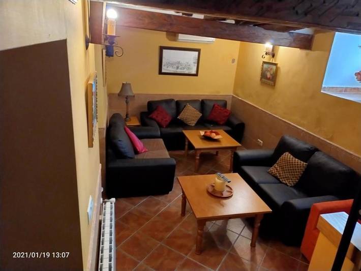 Hotel para 16 personas, con vistas además de terraza y piscina en Laroles - 3