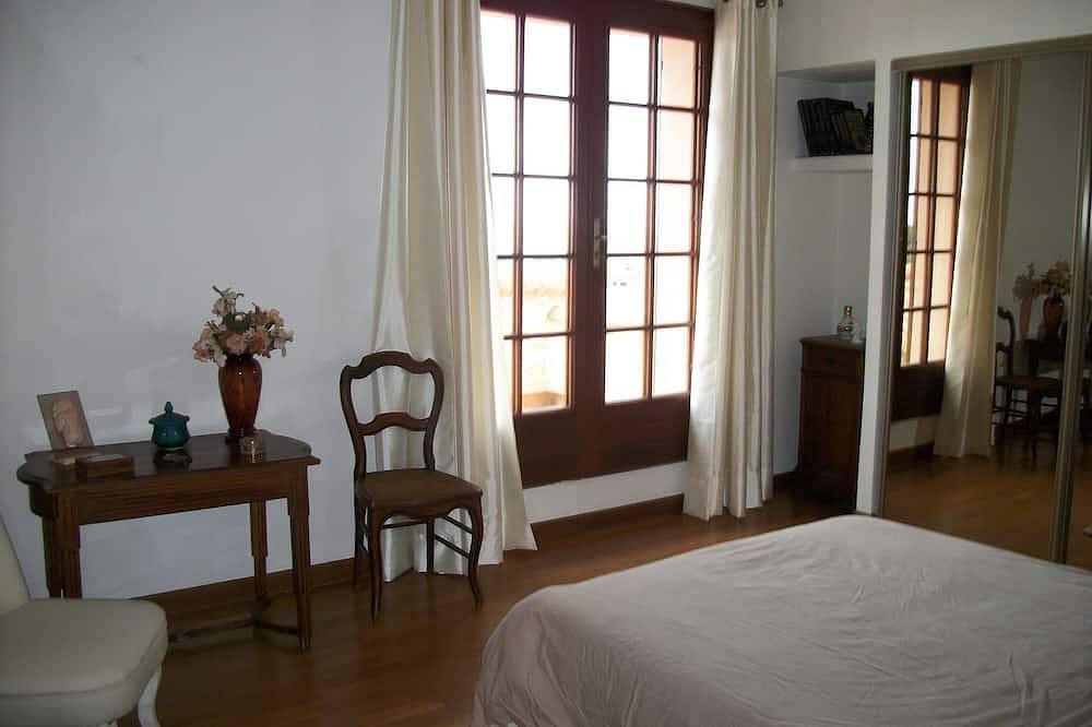 Villa 300m2,  ,vue panoramique sur la  mer ,piscine,jardin étagé 1800m2 charme in Bastia, Cap Corse