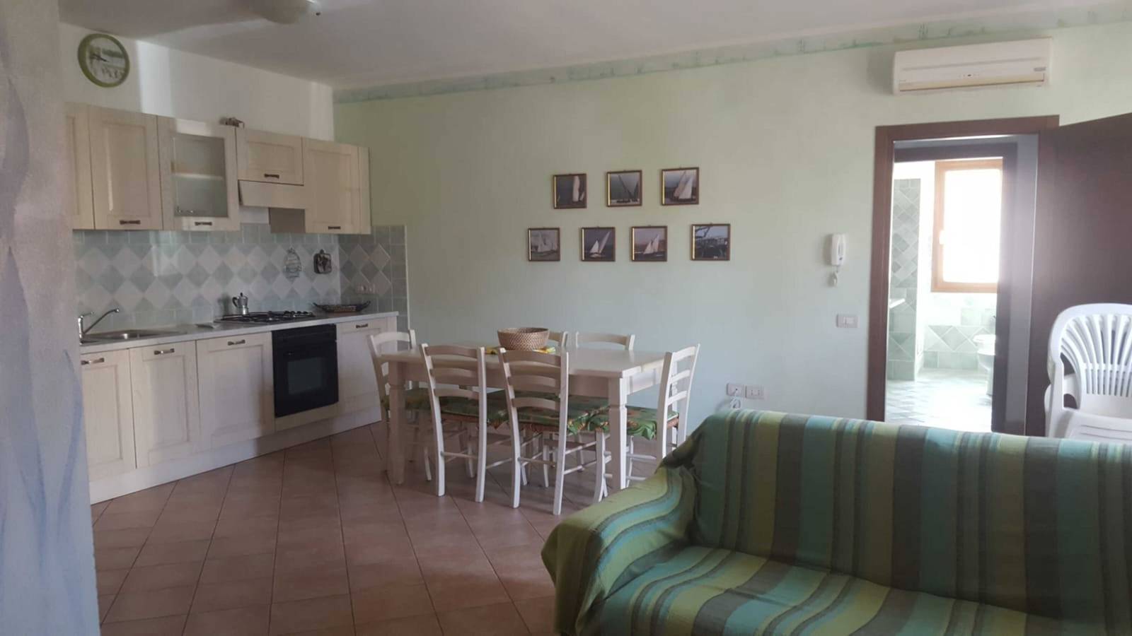 Appartamento intero, Appartamento "Cavalluccio 2 La Maddalena" con terrazza condivisa, Wi-Fi e A/C in Parco Nazionale dell'Arcipelago di La Maddalena, Isola della Maddalena