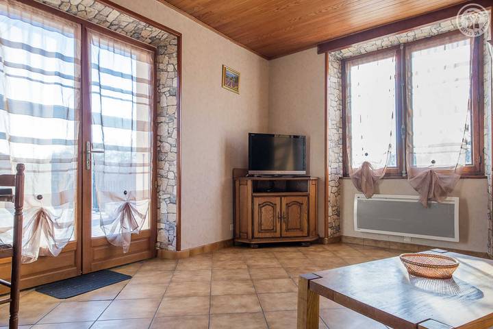 Gîte pour 5 personnes, avec terrasse à Myans - 2