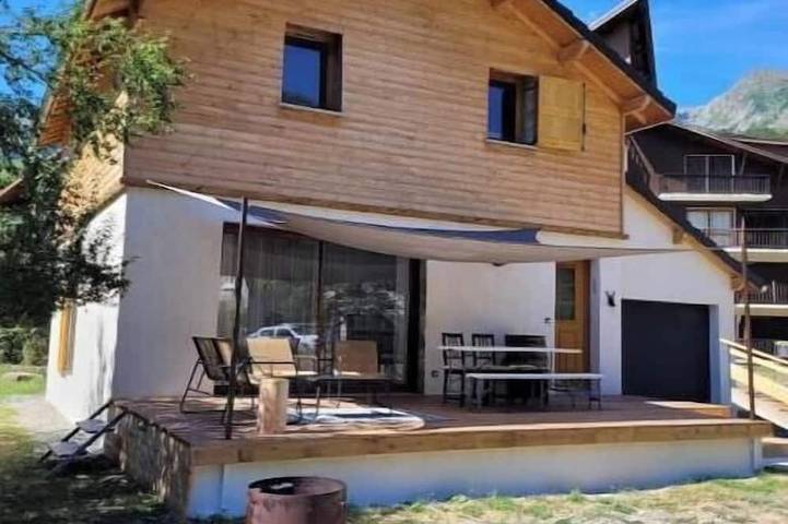 Location de vacances pour 8 personnes à Saint-Jean-Saint-Nicolas