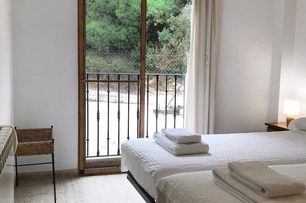 Entire apartment, Outstanding views. Apartment in Chulilla in Chulilla, Valencia Province