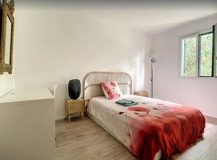 Location de vacances pour 8 personnes, avec piscine et vue sur le lac ainsi que terrasse et vue à Nailloux - 4