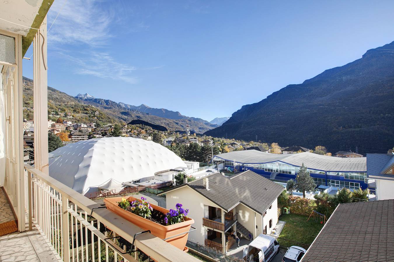 Appartement entier, Appartement "Vanna House" avec vue sur montagne, terrasse privée et balcon in Saint-Vincent, Comune di Saint-Vincent