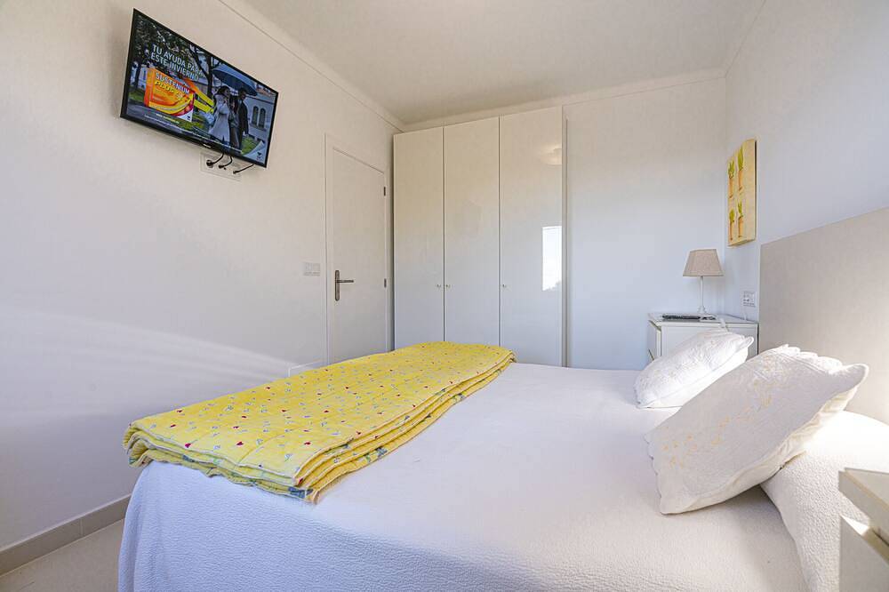 Vivienda Con Wifi Y A/A, Cerca De Playas : La Cala Salmoina Y El Calo Des Moro in Cala Llombards, Santanyí