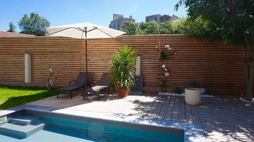 Gîte pour 4 personnes, avec jardin et sauna ainsi que terrasse et jacuzzi à Montbazin