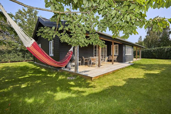 Ferieudlejning for 6 personer, med terrasse og have i Kulhuse