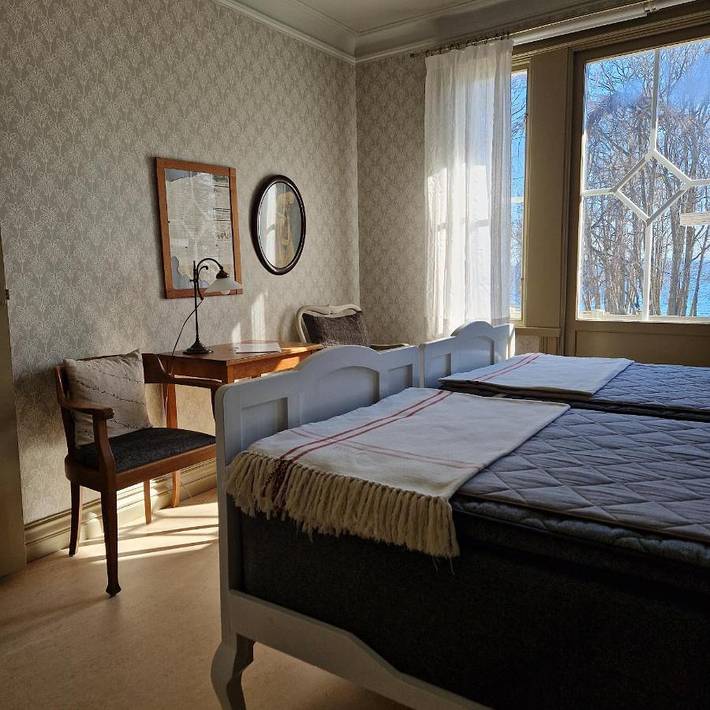 Hostel für 6 Personen, mit Seeblick und Garten sowie Ausblick und Pool in Hjo - 3