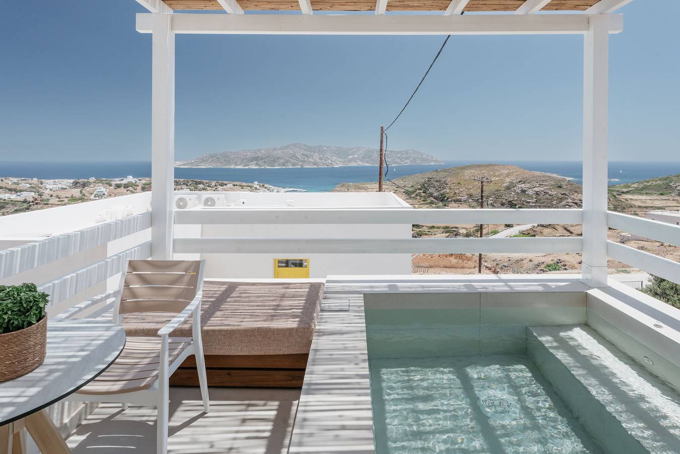 Apartamento entero, Grand Suite with Private Pool and Seaview in Milo