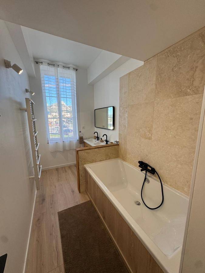 Maison d’hôte pour 2 personnes, avec Terrasse et Jardin ainsi que Piscine et Vue à Marseille - 2