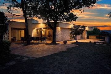 Location de vacances pour 12 personnes, avec jardin à Saint-Romain-en-Viennois