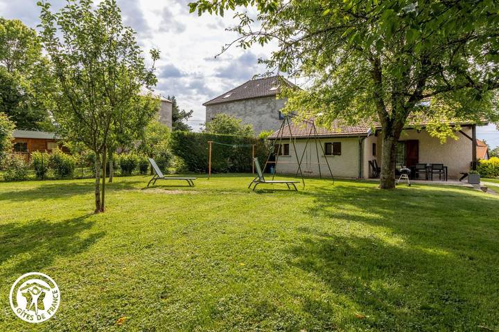 Gîte pour 4 personnes, avec Terrasse ainsi que Jardin et Vue