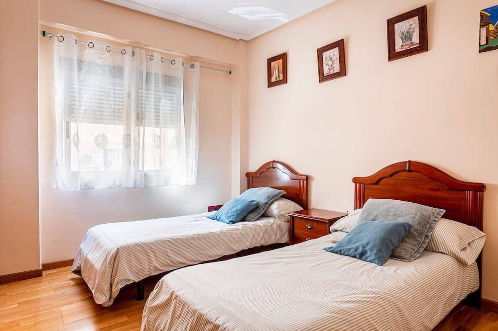 Entire apartment, Apartment 'San Antonio' with Private Terrace, Wi-Fi and Air Conditioning in Sedaví, Costa de Valencia