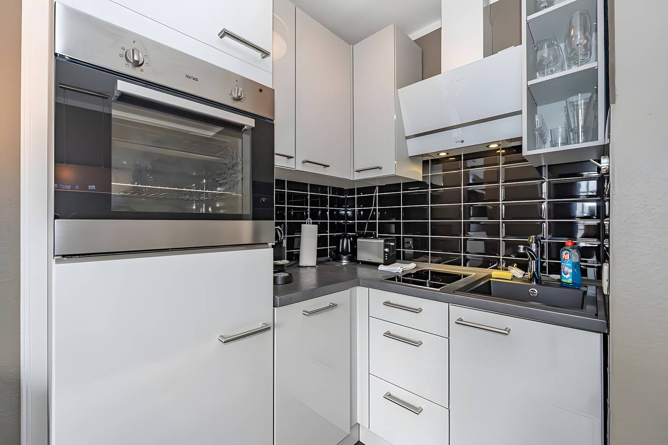 Ganze Wohnung, Ferienwohnung 'Tolle Wohnung Mit Sonnenbalkon' mit Gemeinschaftsgarten, Balkon und Wi-Fi in Wenningstedt, Sylt