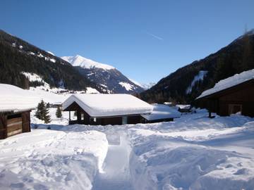Ferienwohnung für 6 Personen, mit Garten und Ausblick, kinderfreundlich in den Alpen