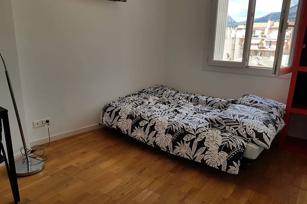 Chambre Privée vue Montagne Pour 2 Personnes in Tolone, Toulon e dintorni