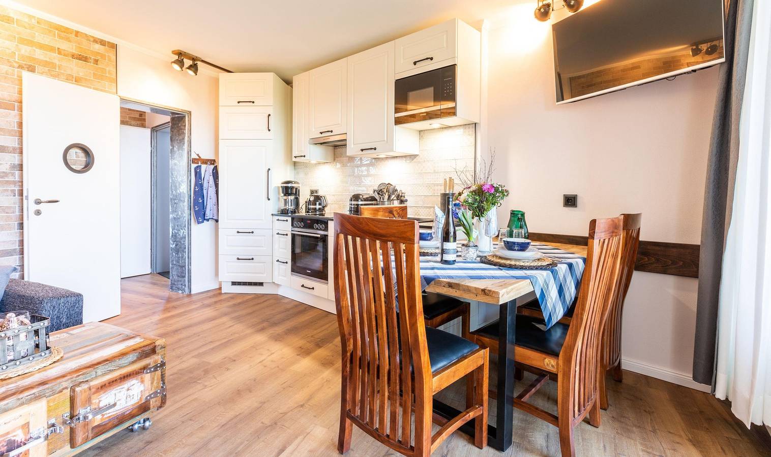 Ganze Ferienwohnung, Terrassen-Fewo 'Ankerplatz' direkt am Ostseestrand  in Kronsgaard, Schleswig-Flensburg