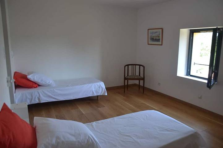 Location de vacances pour 8 personnes, avec piscine et terrasse à Cazères - 4