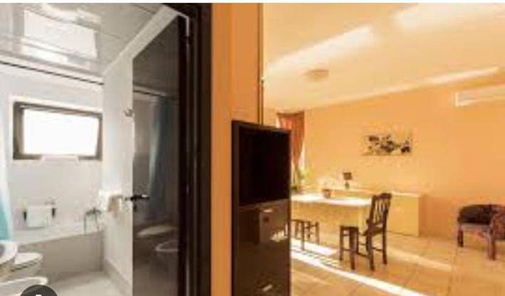 Apartahotel para 2 personas, con jardín además de terraza y piscina, Se admiten mascotas en Sicilia