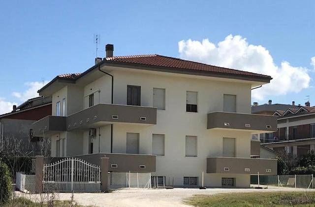 Maison d’hôte pour 3 personnes, avec balcon ainsi que jardin et vue dans Marche - 2