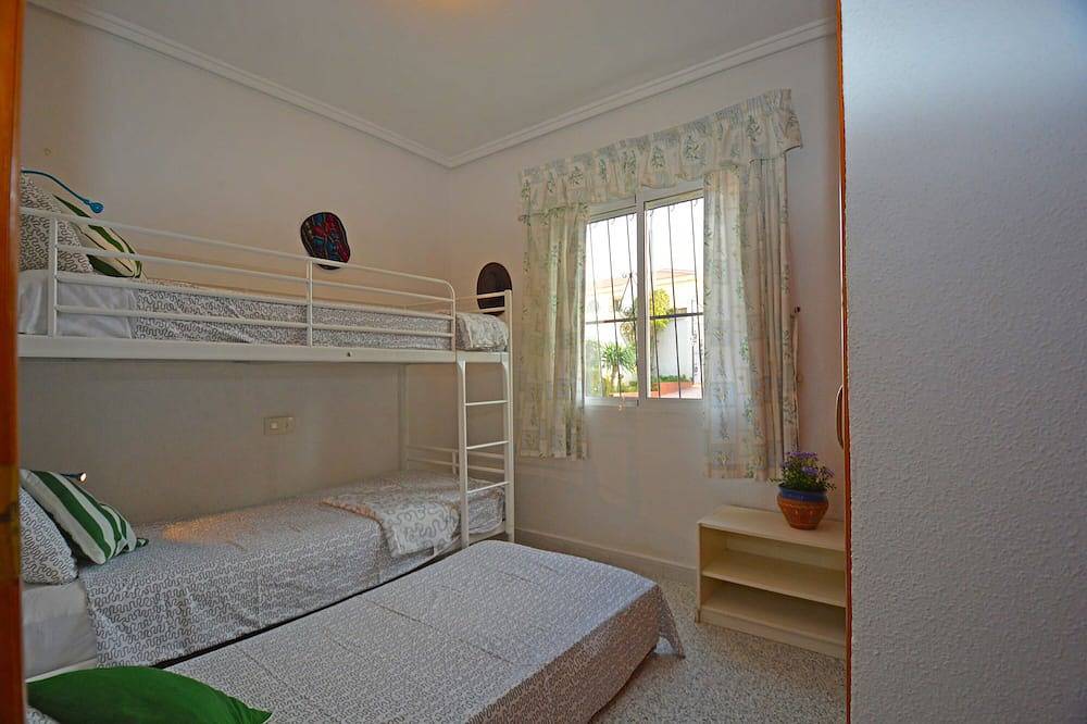 Grande villa avec piscine privée, pour les familles. in Ciudad Quesada, Rojales