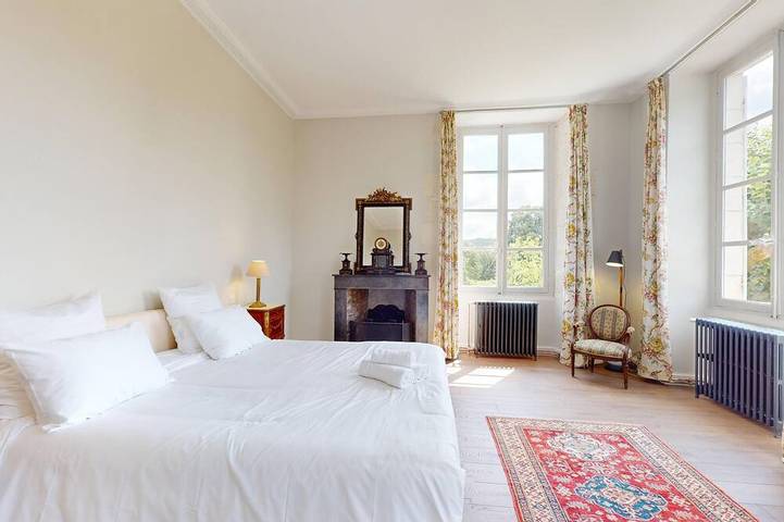 Location de vacances pour 12 personnes, avec jardin à Mailly-le-Château - 4