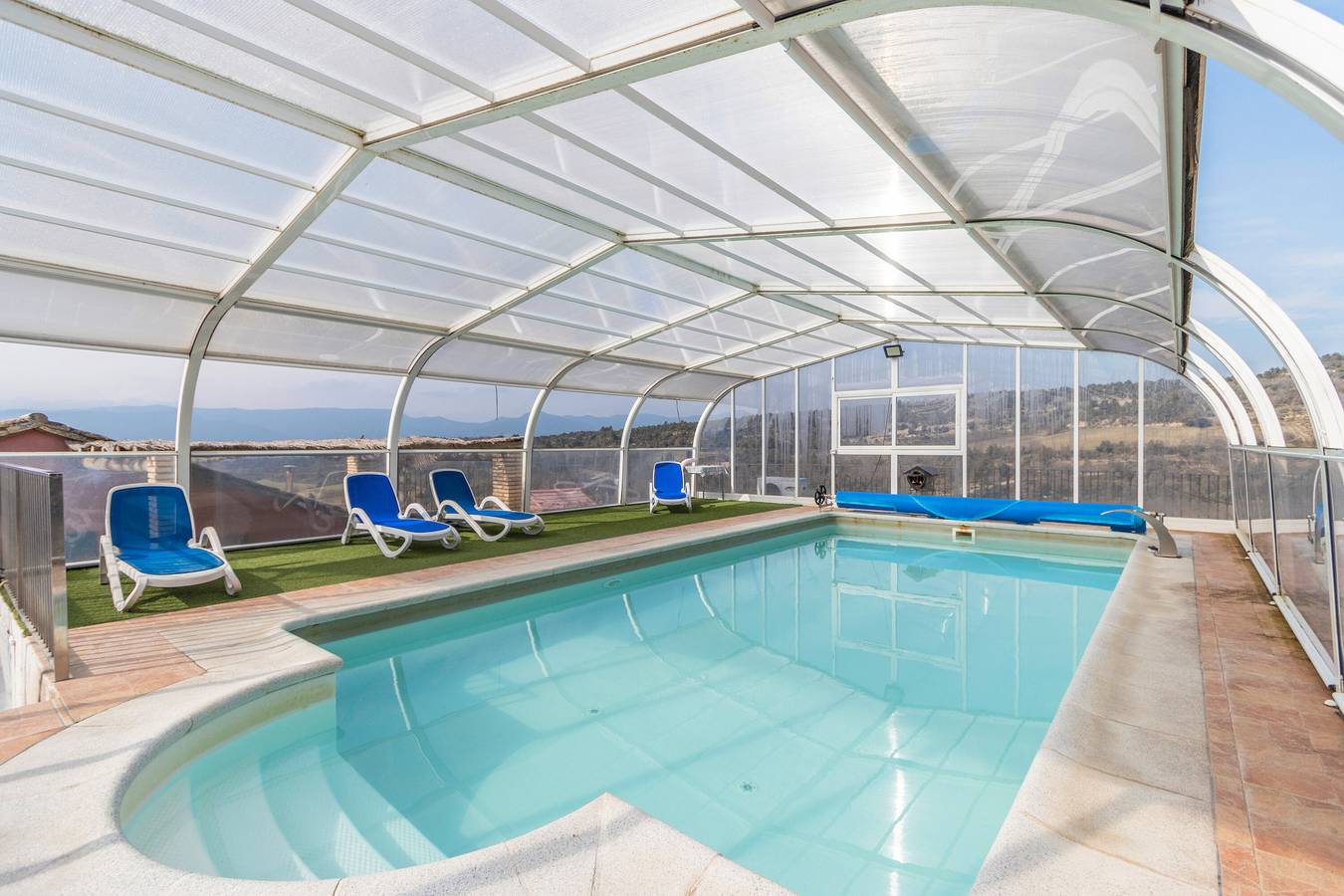 Entire apartment, Apartment 'La Viña' with Mountain Views, Wi-Fi and Air Conditioning in Graus, Spanish Pyrenees