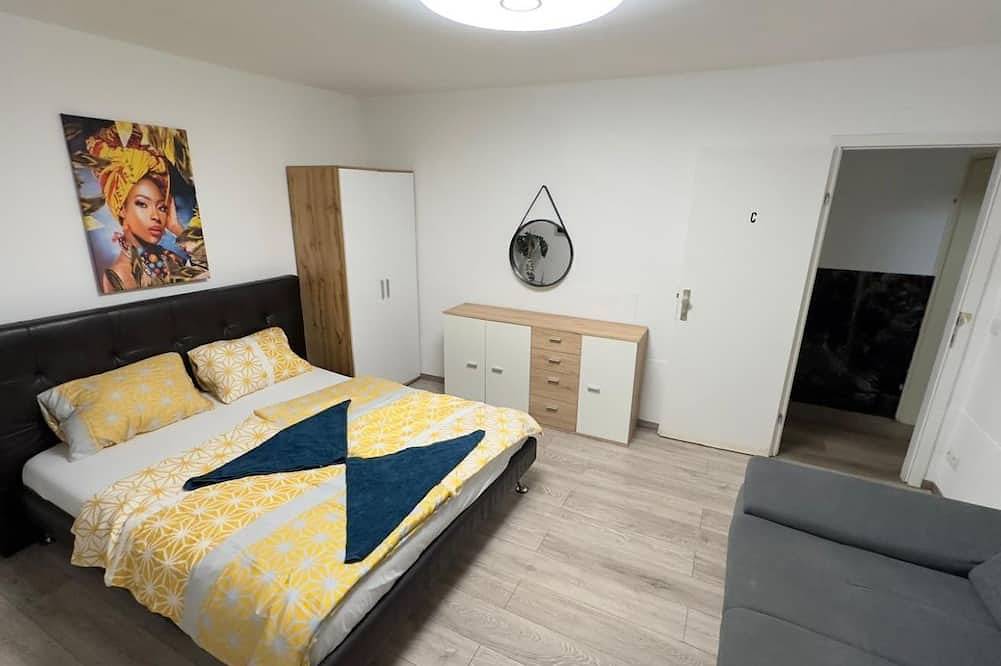 Charming Villa Stay | Garden & Parking Included in Floridsdorf, Wien