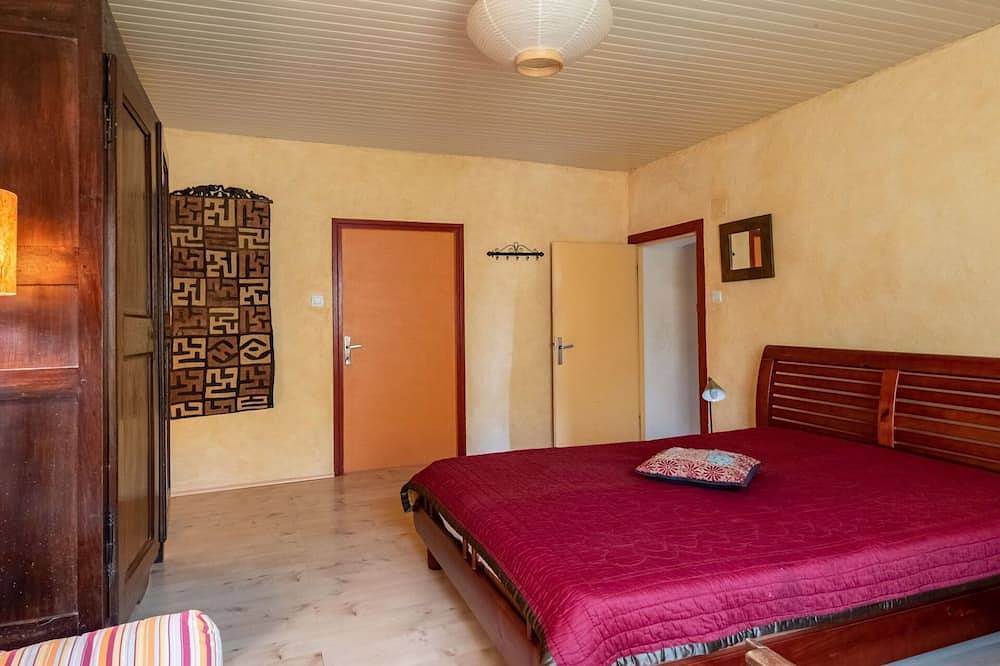 Maravillosa casa de vacaciones privada con Wifi, Tv, terraza, vista panorámica, aparcamiento in Saint-Montan, Privas